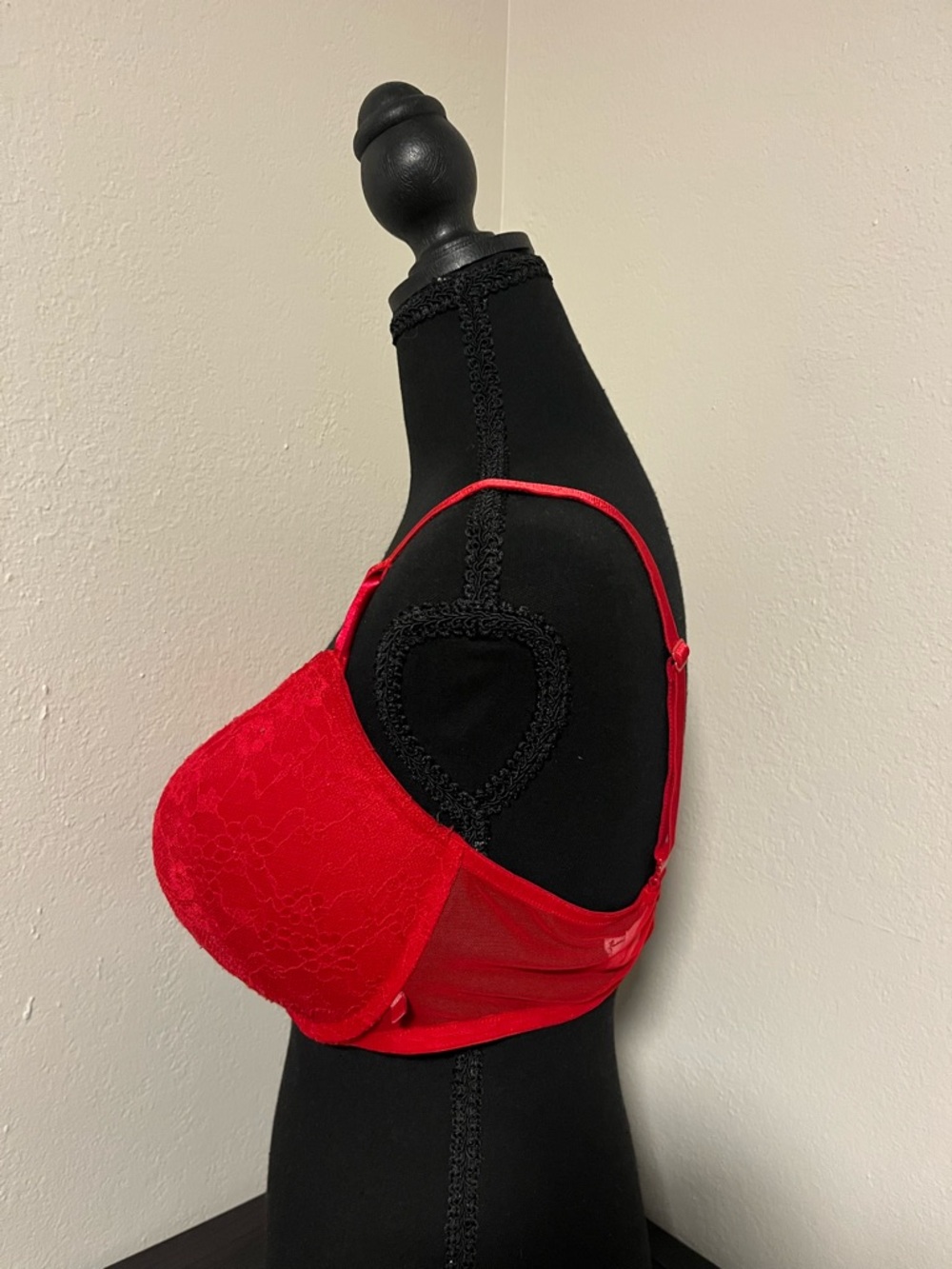 Victoria's Secret Red Lace Push-Up Bra-38DD - Picture 4 of 6